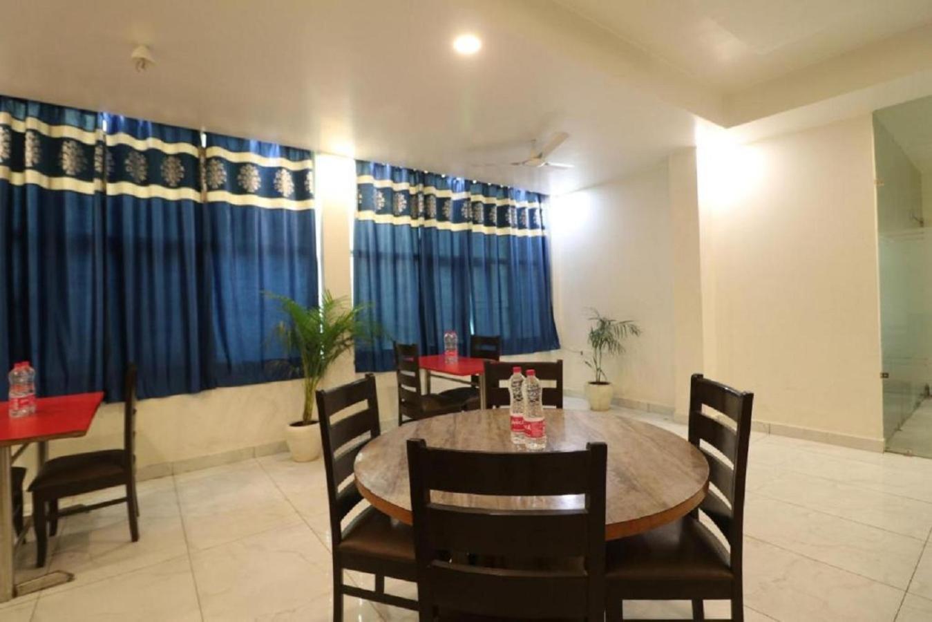 نيودلهي Airport Hotel Classic Park المظهر الخارجي الصورة